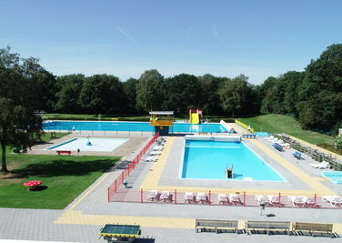 Christelijk vakantiepark Friesland Drenthe zwembad 01